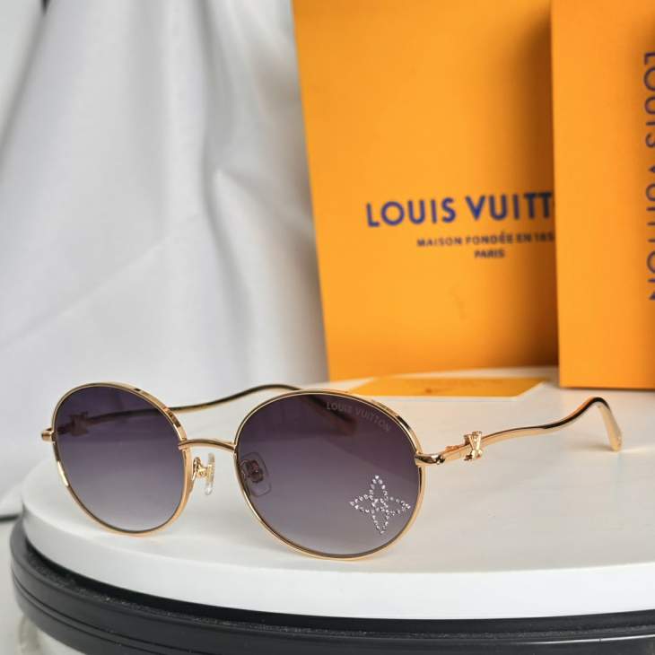 Picture of Louis Vuitton Sunglasses _SKUfw75179598fw